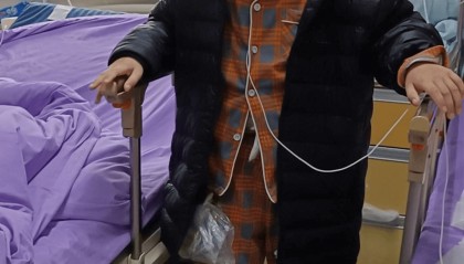 玩耍被撞后10岁男孩被诊断有肿瘤，多器官切除 当地卫健局：医院存在问题，已立案