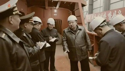 朝鲜神秘驱逐舰首次曝光，相控阵雷达、垂直发射系统一应俱全！