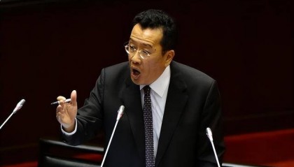 美国无人机要价55亿，台军方编了115亿？王鸿薇轰顾立雄：打肿脸充胖子