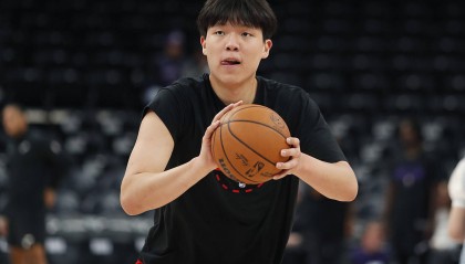 杨瀚森G联赛首发出战砍18分10板4助 开拓者官宣召回他