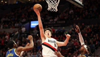 NBA季前赛｜杨瀚森篮板创新高 与主帅单独交流跑位问题