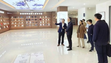 景德镇市委常委、市政府党组成员、副市长提名人选魏冀调研市图书馆