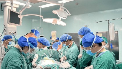 让生命延续！父母将23岁离世儿子的器官捐出“救了”七个人｜封面头条