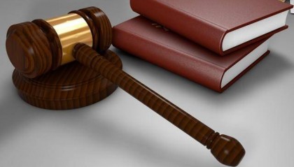 高中生骑电动车回家与摩托相撞致司机死亡：死者家属起诉索赔57万，其父母被判赔46万