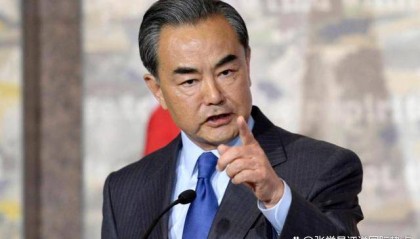 日方送出厚礼后，王毅外长松口访日，话音刚落，日本再做错误决定