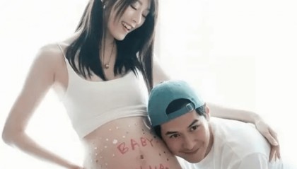 恭喜!港圈金童玉女宝宝即将出生，两人感情经历都十分坎坷，都曾主演过TVB剧集