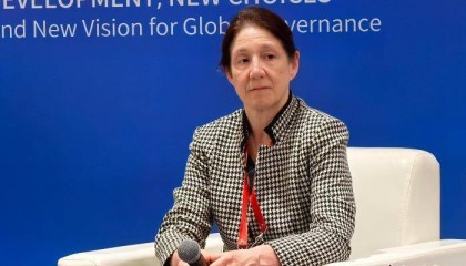 希拉里：中国在太阳能和电动车等领域的优异成绩令人深刻