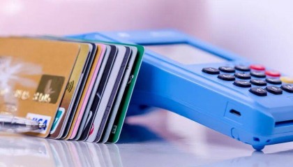 信用卡“退潮”：三年蒸发9200万张，有人逾期还款2天利息超1000元