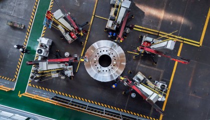 行进中国 ｜ 看机器人“铁臂绣花”