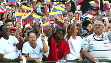 不宣而战！美军24小时内发动三次空袭，仅一人幸存，美军方下达保密要求？