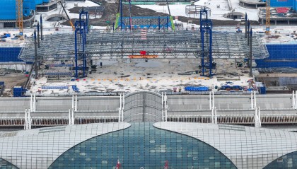 新建上海至南京至合肥高铁南通站高架站房钢结构顺利提升