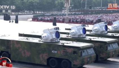 激光武器亮相阅兵场，专家称其不到1秒可摧毁来袭导弹无人机