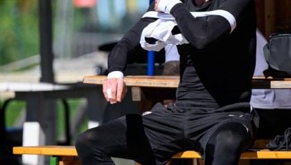 更衣室疯狂庆祝!狂喜的不是中国男足0-0出线,而是安东尼奥的发言,默契球实锤了