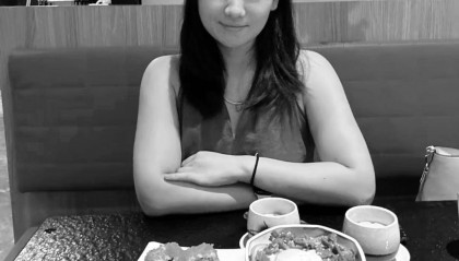 三亚27岁女游客疑被蛇咬伤身亡 家属：抢救3小时后医院称“没救治经验”丨封面头条