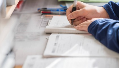 雷军给政府工作报告做了个统计