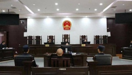 贵州一男子酒后开车撞人致死，因害怕让妻子“顶包”，法院：一审获刑2年