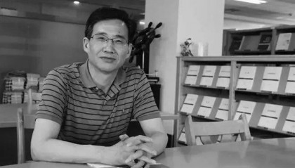 突传消息，他因病医治无效，在济南去世，享年64岁