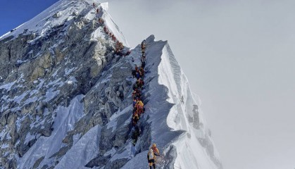数百游客在珠峰东坡突遭暴雪背后：“世界屋脊”天气模式已发生重大变化