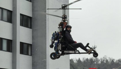 55岁男子花35万买飞机圆梦！“草根飞天梦”未来向何方？| 封面头条