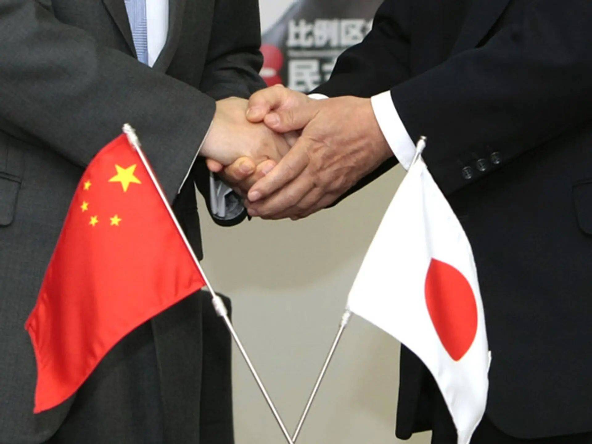 高市早苗当选日本首相，或许导致日本臣服于中国