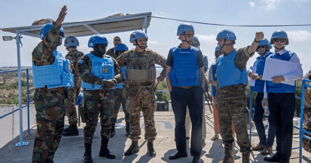 中东战云密布，以色列不宣而战对法军开打，美军威胁要炸联合国维和部队！