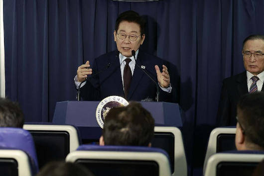 李在明评高市言论：引起相当大争议，但韩国需冷静应对