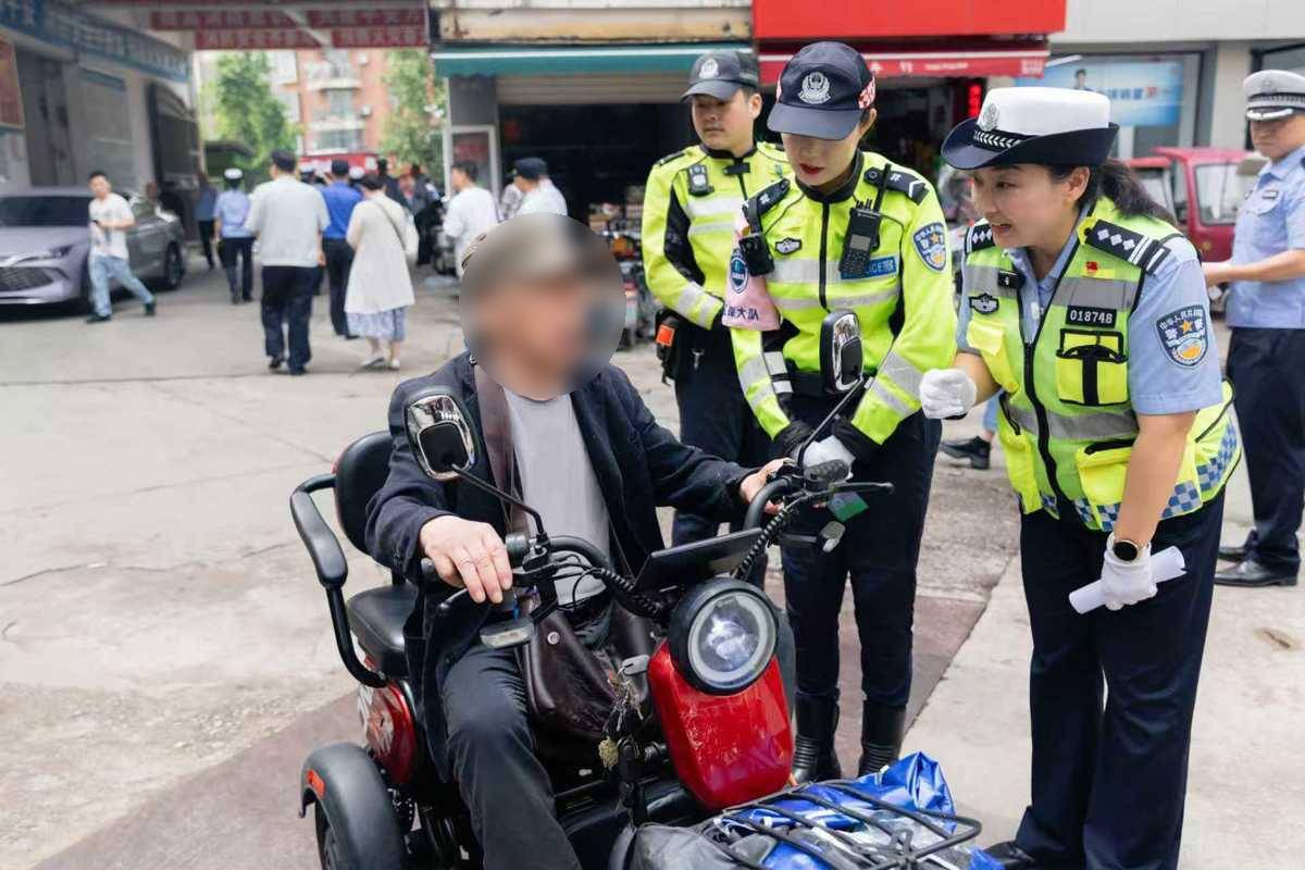 市民建议允许“老头乐”上牌、上路 ，武汉交管部门回应了