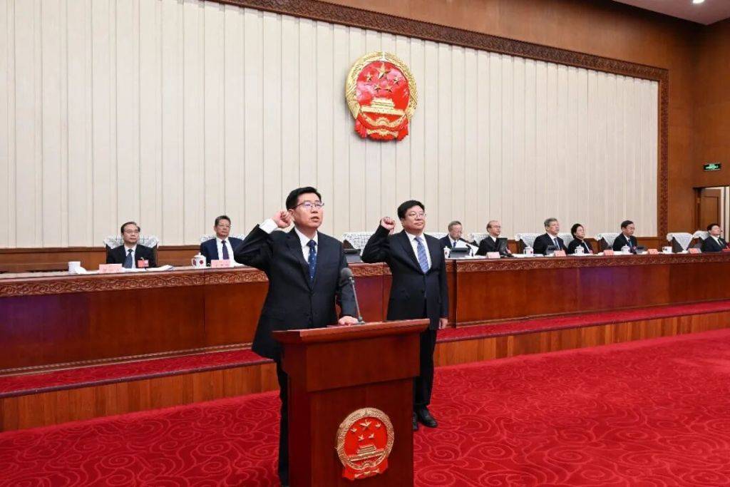 内蒙古自治区党委常委、自治区政府党组副书记王本强任自治区政府副主席